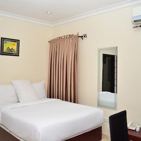 De Rigg Place - Alaka Estate, Surulere Lagos Extérieur photo