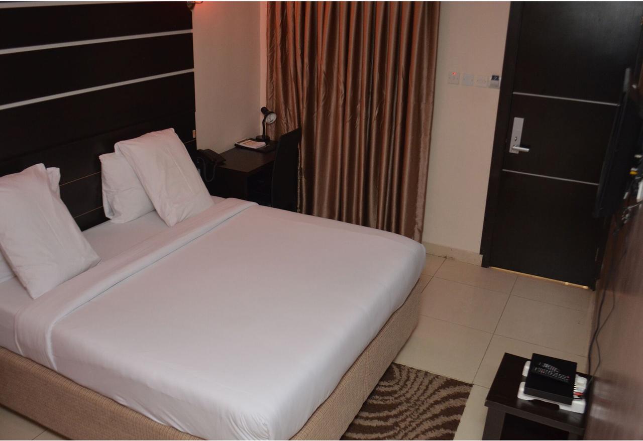 De Rigg Place - Alaka Estate, Surulere Lagos Extérieur photo