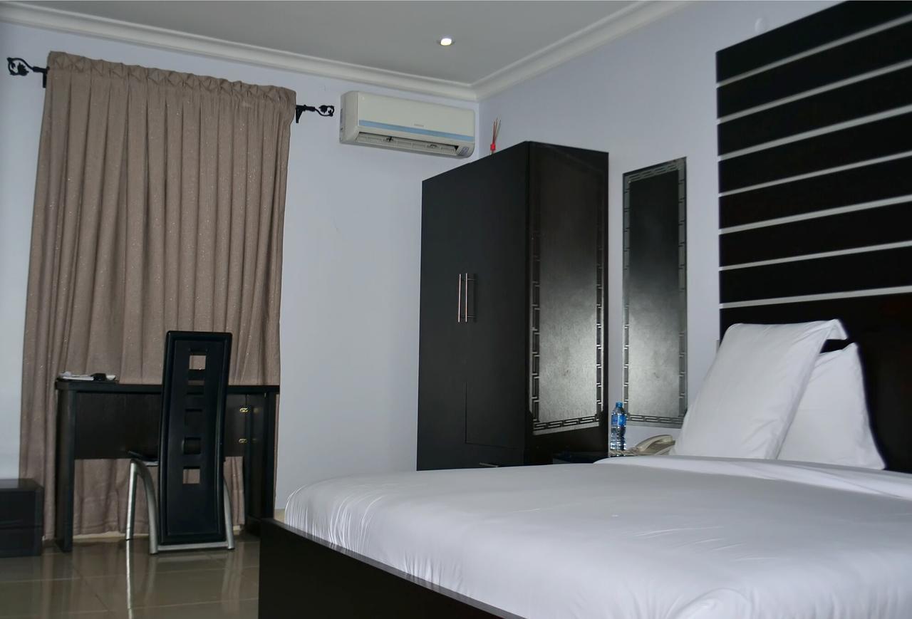 De Rigg Place - Alaka Estate, Surulere Lagos Extérieur photo